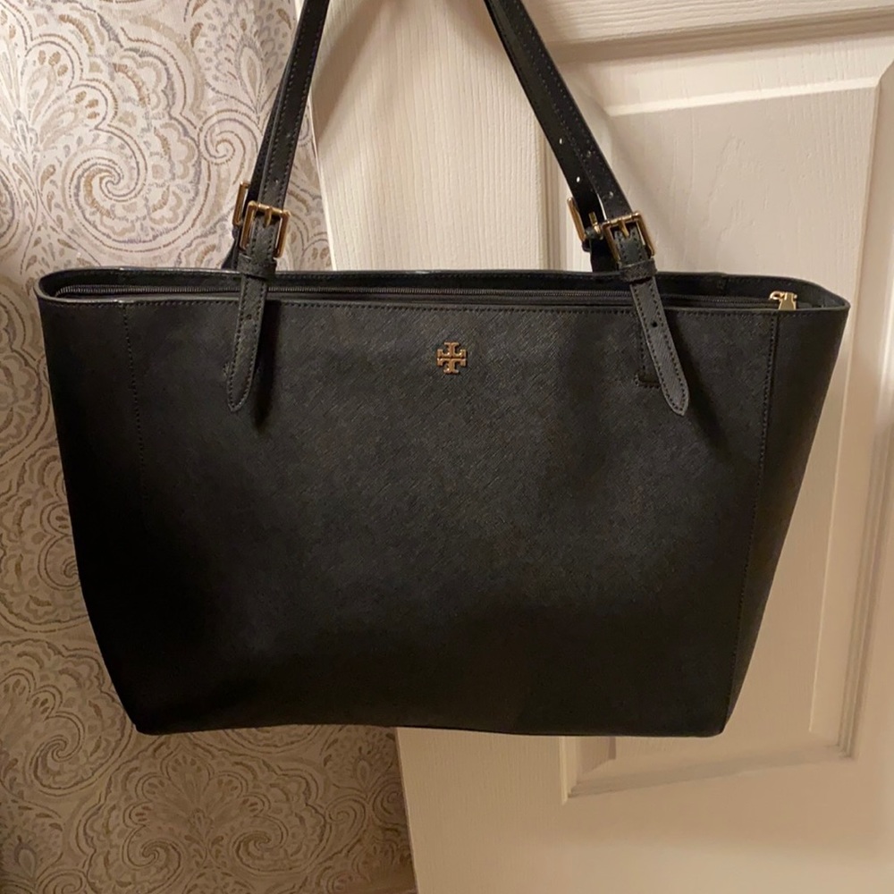 Tory Burch black leather purse